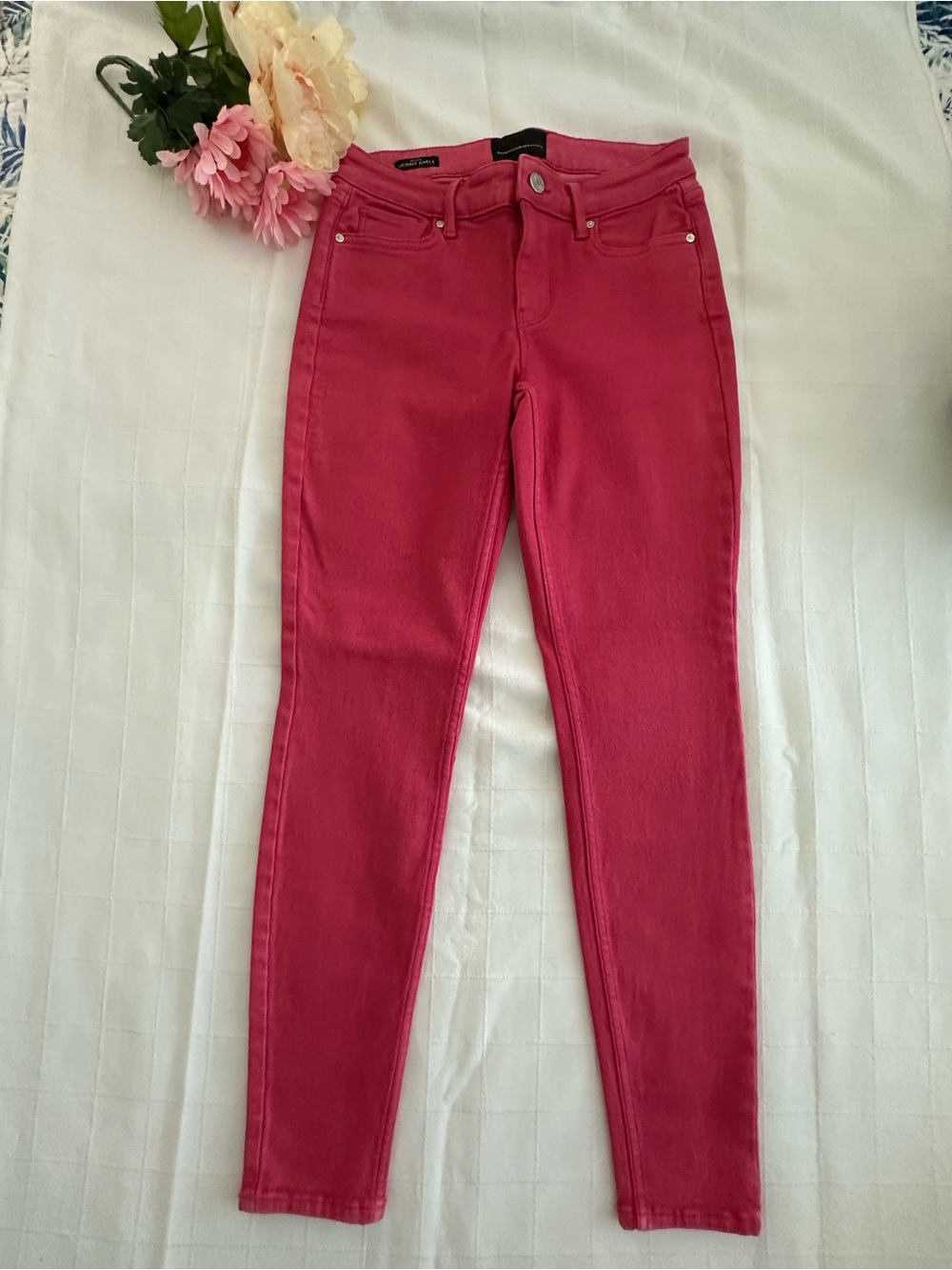 White House Black Market NWOT Mid-Rise Raspberry-Pink Skinny Ankle Jeans